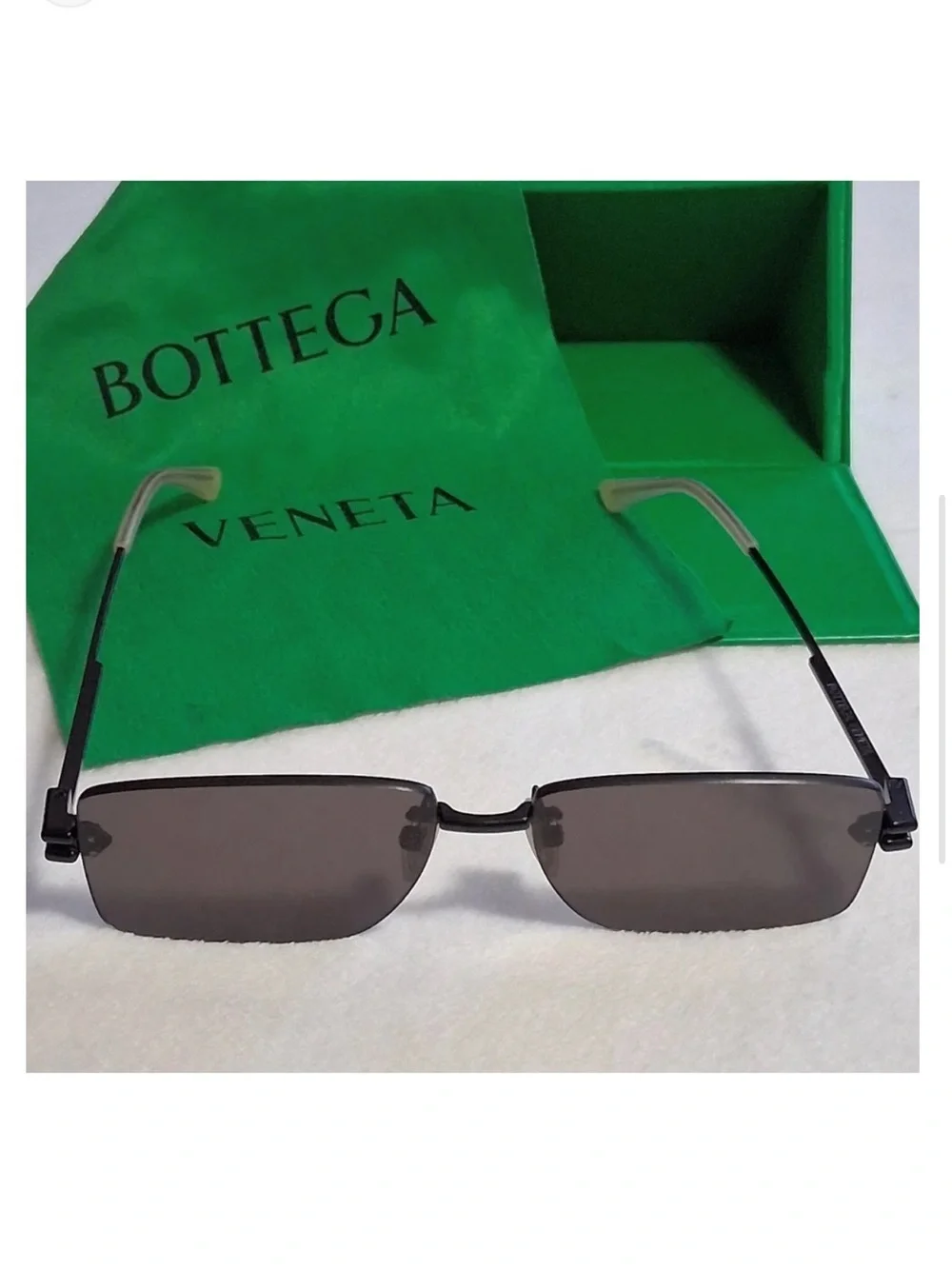 Bottega Veneta designer rimless